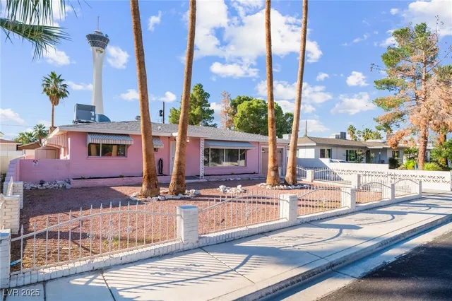 $2,250 | 2112 South Van Patten Place, Las Vegas, NV 89104