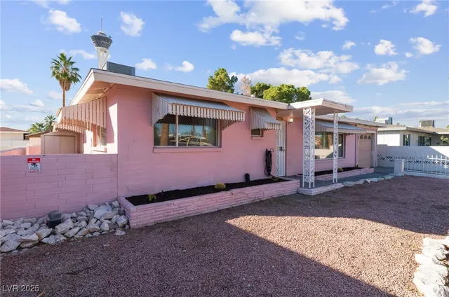 $2,250 | 2112 South Van Patten Place, Las Vegas, NV 89104