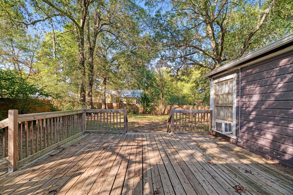2413 Simpson Street Paris, TX 75460 - Photo 14 of 15 a view of a chairs on the roof deck