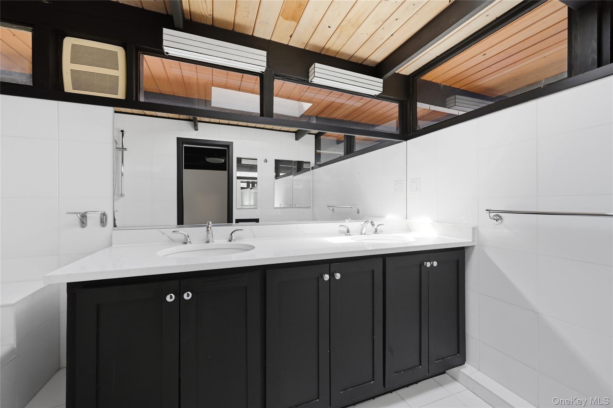 8 Dolphins Rise, Unit RISE Lloyd Neck, NY 11743 - Photo 14 of 32