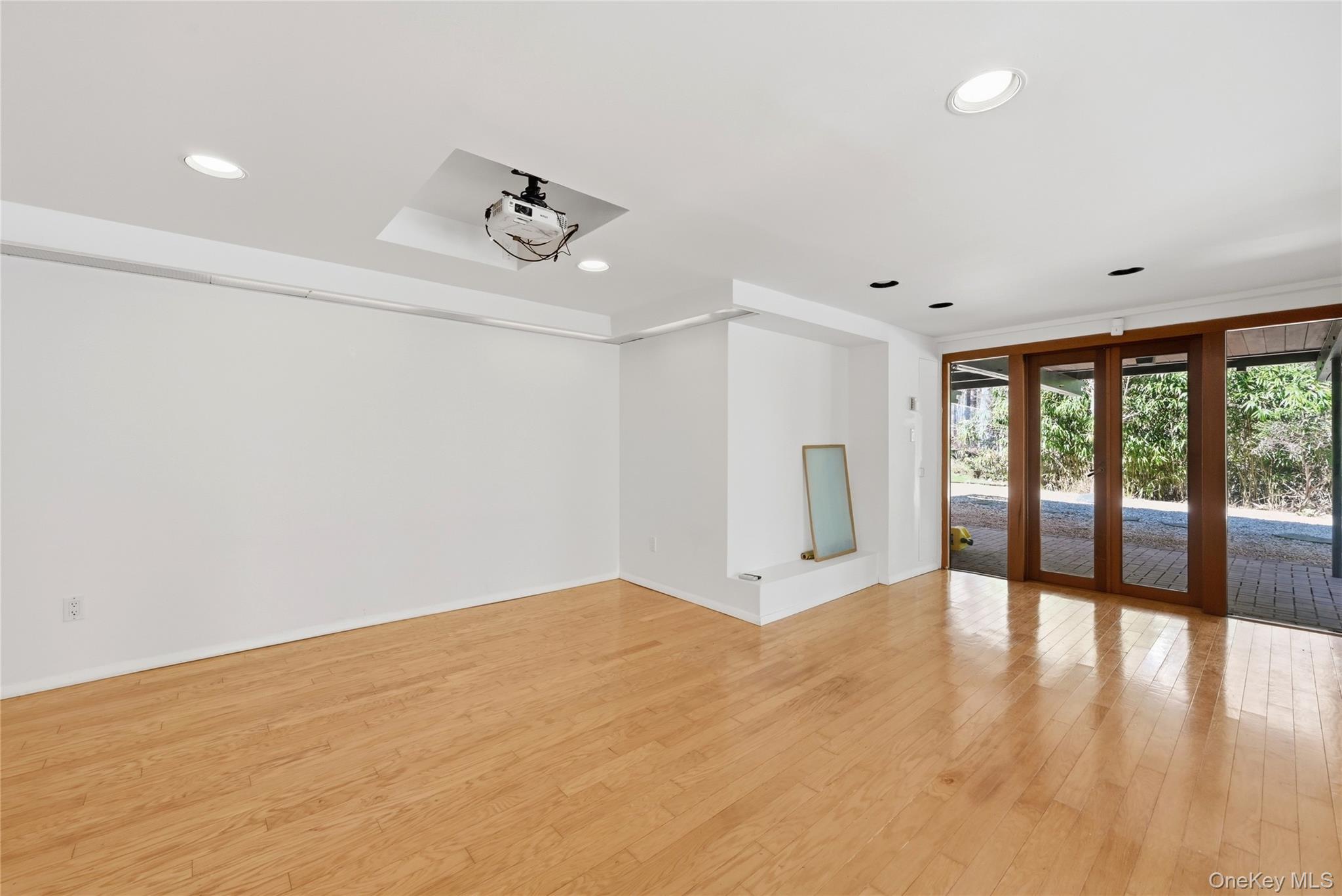 8 Dolphins Rise, Unit RISE Lloyd Neck, NY 11743 - Photo 17 of 32