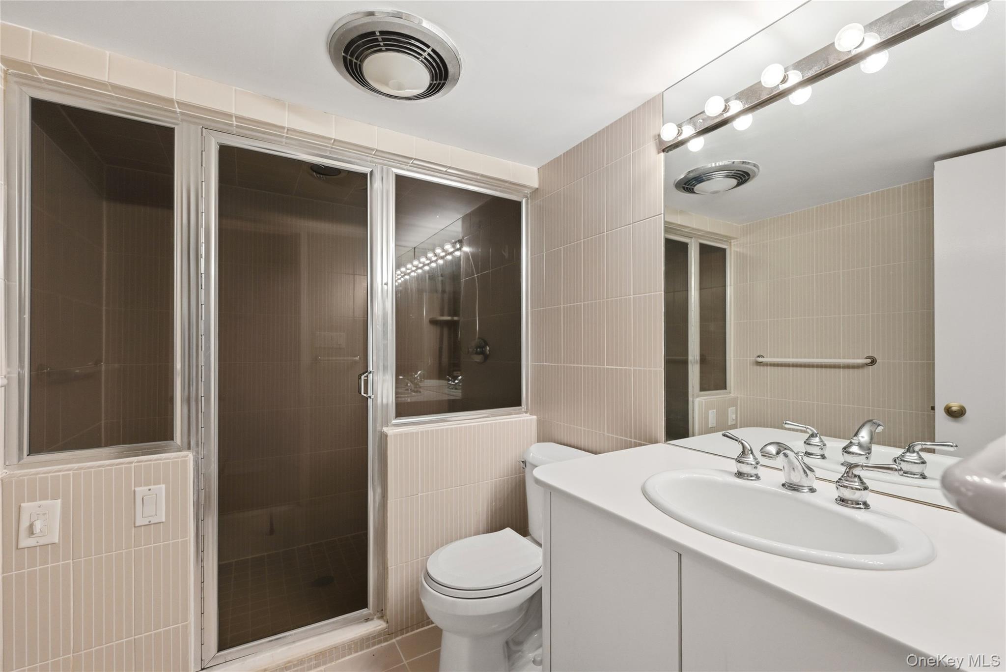 8 Dolphins Rise, Unit RISE Lloyd Neck, NY 11743 - Photo 19 of 32