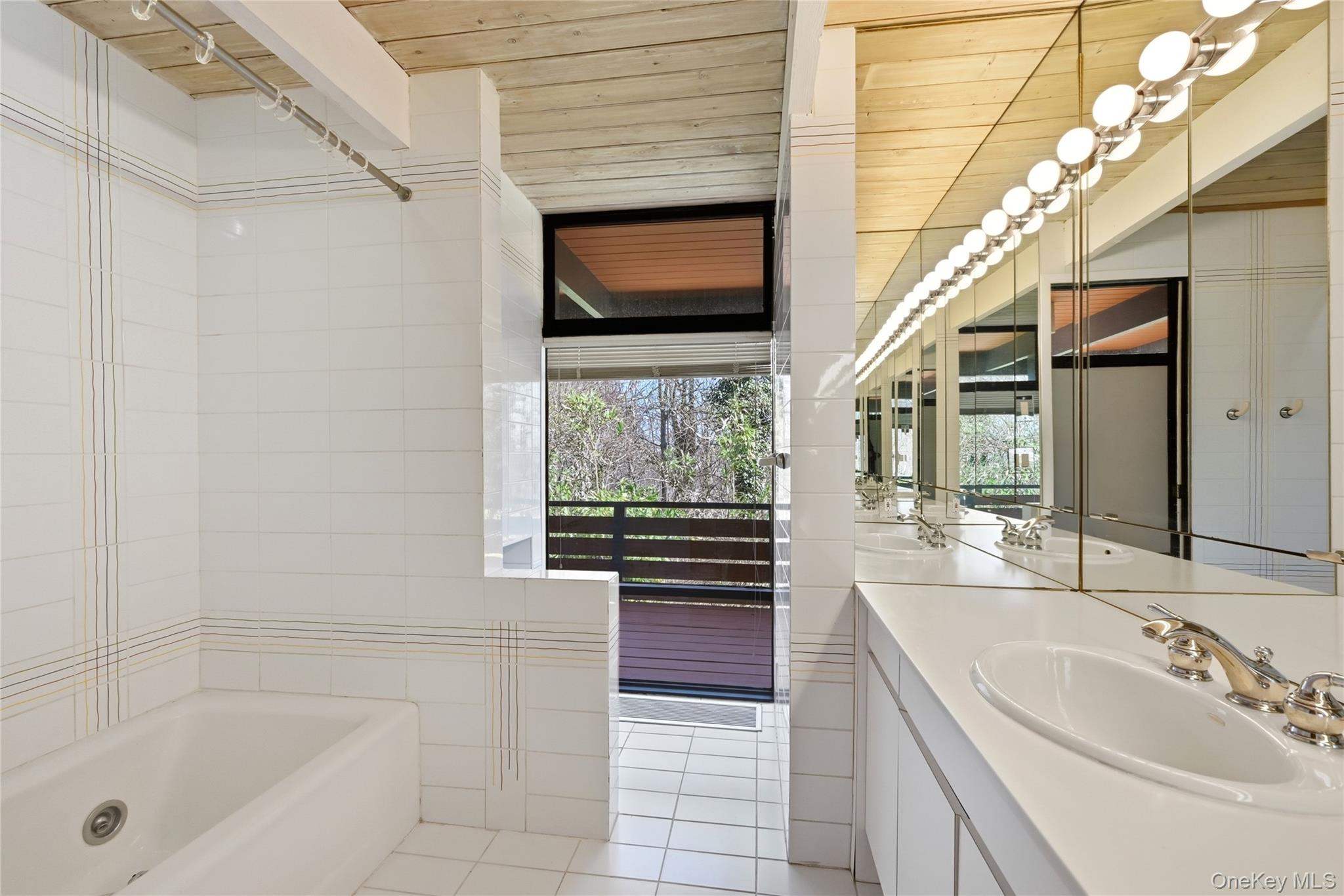 8 Dolphins Rise, Unit RISE Lloyd Neck, NY 11743 - Photo 9 of 32