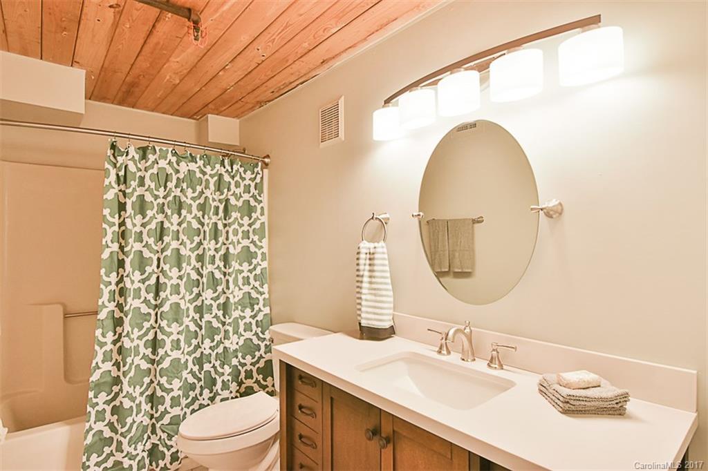 201 South Hoskins Road, Unit 112 Charlotte, NC 28208 - Photo 11 of 21