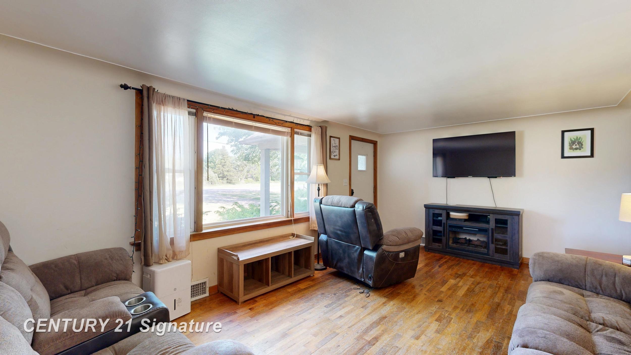 5940 E Road Saginaw, MI 48601 - Photo 12 of 28 50210424-05bd6a8c-b092-4a58-954b-c6263f911778.JPG