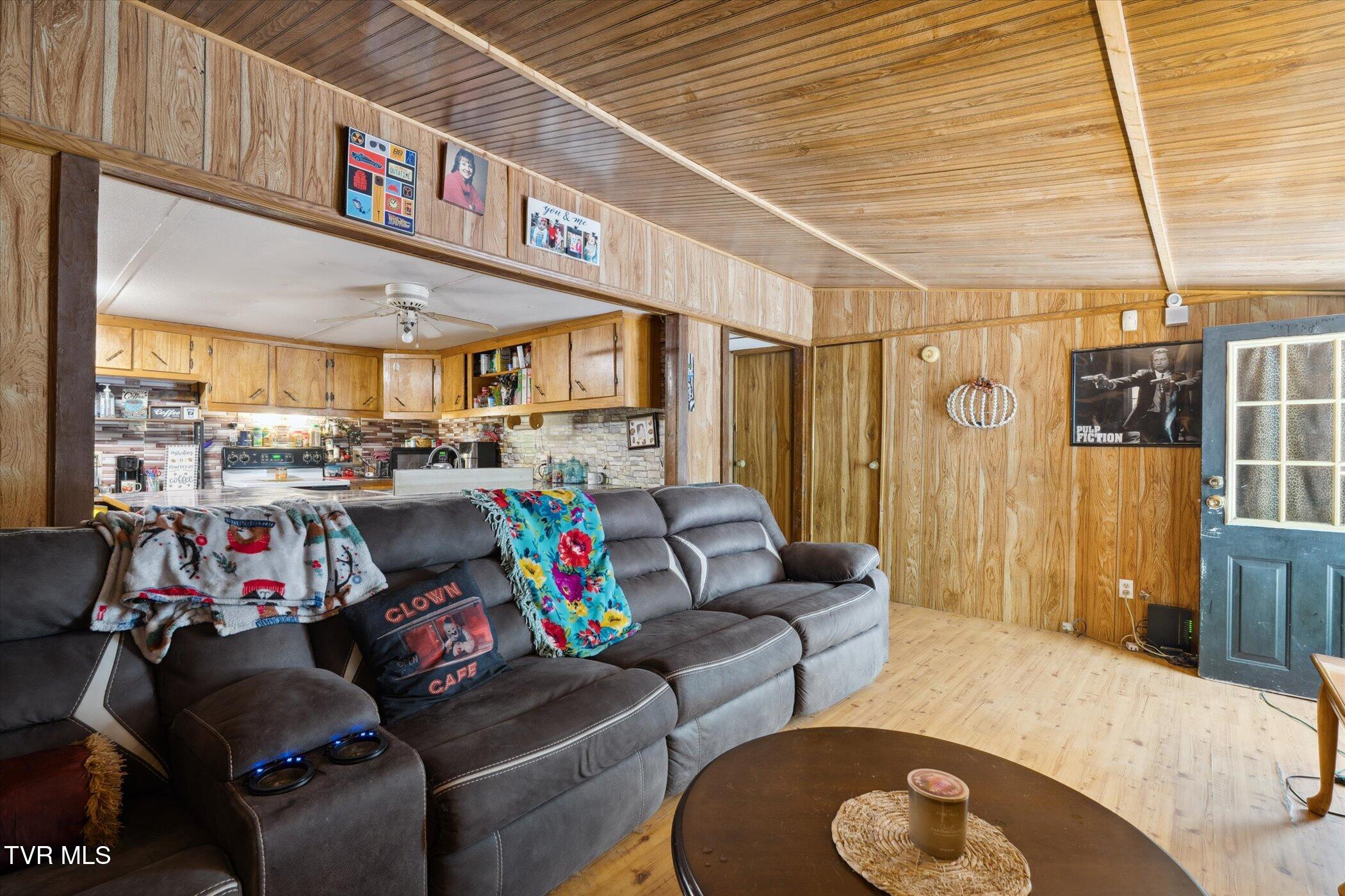 102 Tolley Lane Erwin, TN 37650 - Photo 10 of 40 10-102-Tolley-Ln-Erwin-TN-37650-WindowSt