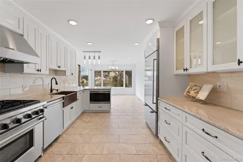 $1,888,000 | 10 Cherry Lane, Scarsdale, NY 10583