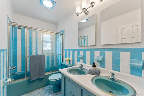 $1,888,000 | 10 Cherry Lane, Scarsdale, NY 10583