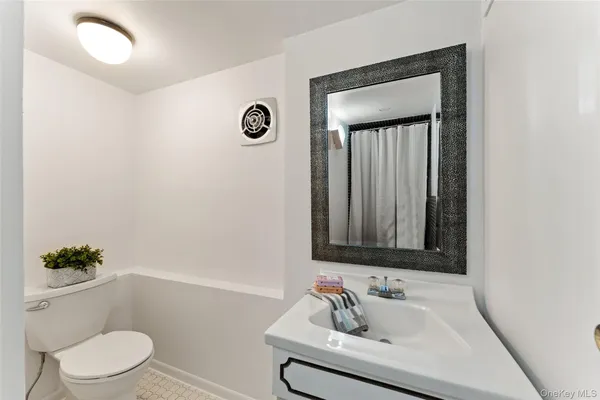 $1,888,000 | 10 Cherry Lane, Scarsdale, NY 10583