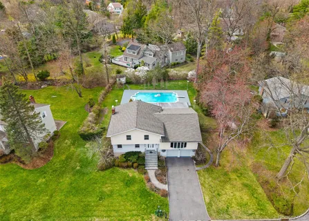 $1,888,000 | 10 Cherry Lane, Scarsdale, NY 10583