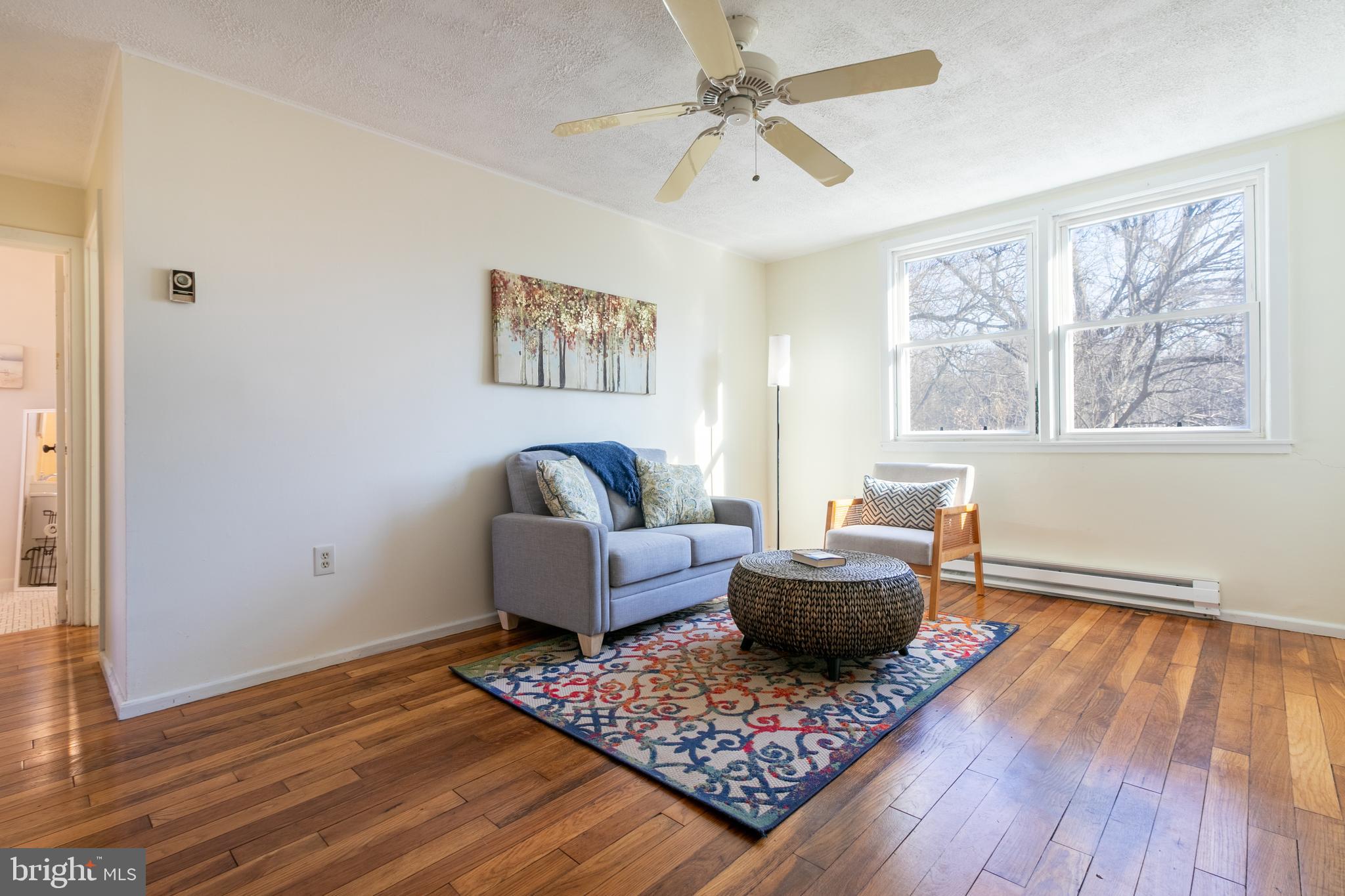 8 Laurel Hill Road Greenbelt, MD 20770 - Photo 8 of 15 Living room