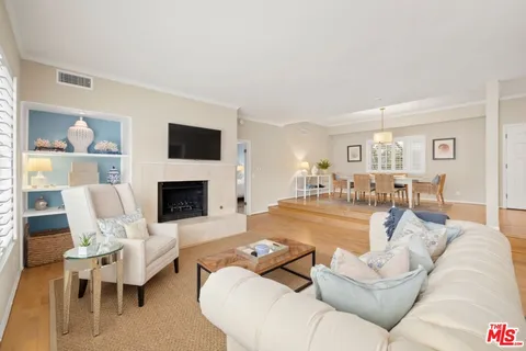 $1,279,000 | 1247 10th Street, Unit 4, Santa Monica, CA 90401