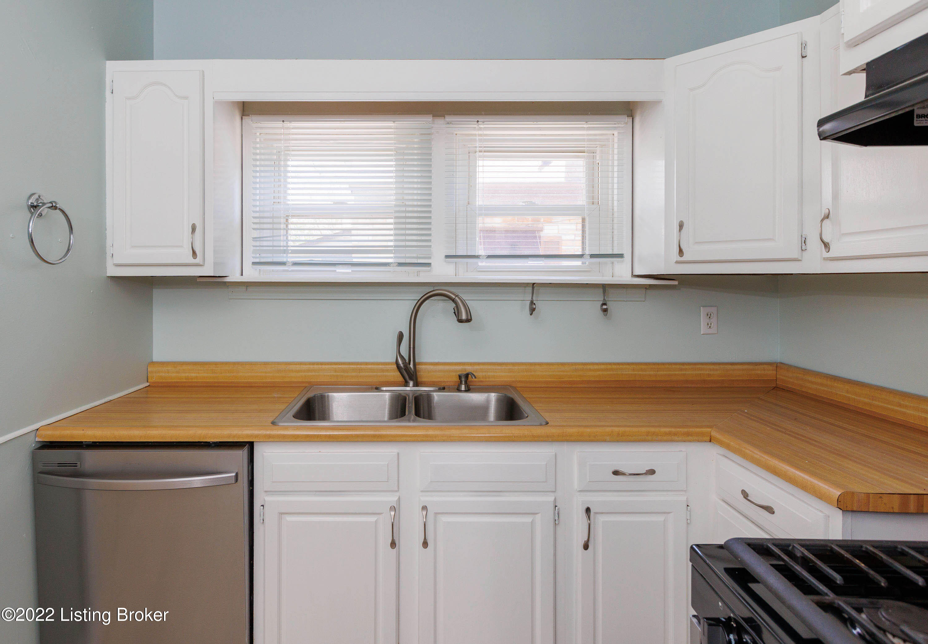 605 Edith Road Louisville, KY 40206 - Photo 18 of 38 018