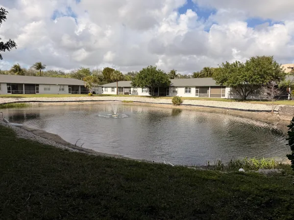 $1,600 | 3146 Via Poinciana, Unit 301, Lake Worth, FL 33467
