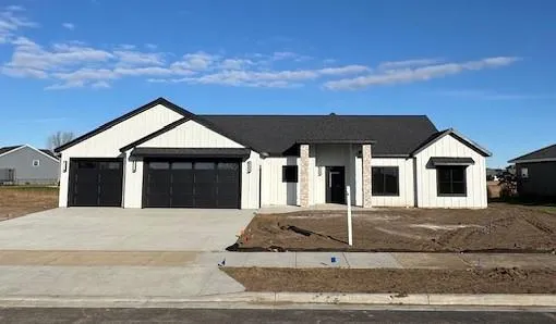 $549,900 | 1021 24th Street North, Sartell, MN 56377