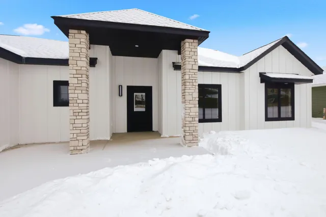 $549,900 | 1021 24th Street North, Sartell, MN 56377