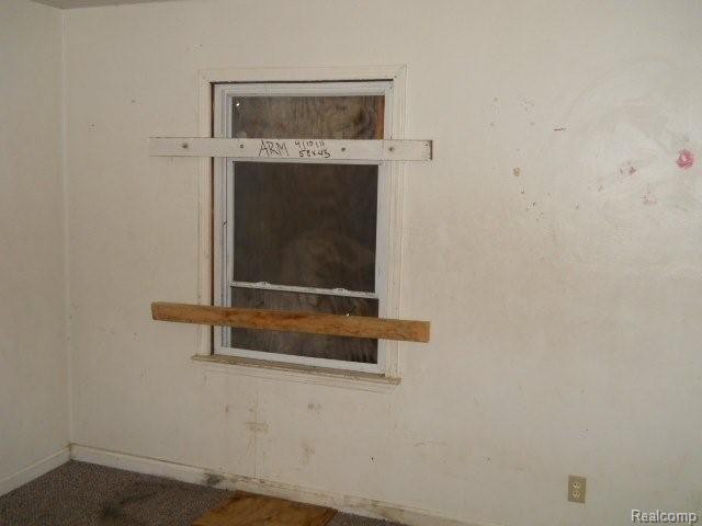 9449 Nottingham Road Detroit, MI 48224 - Photo 6 of 9 10-1 095