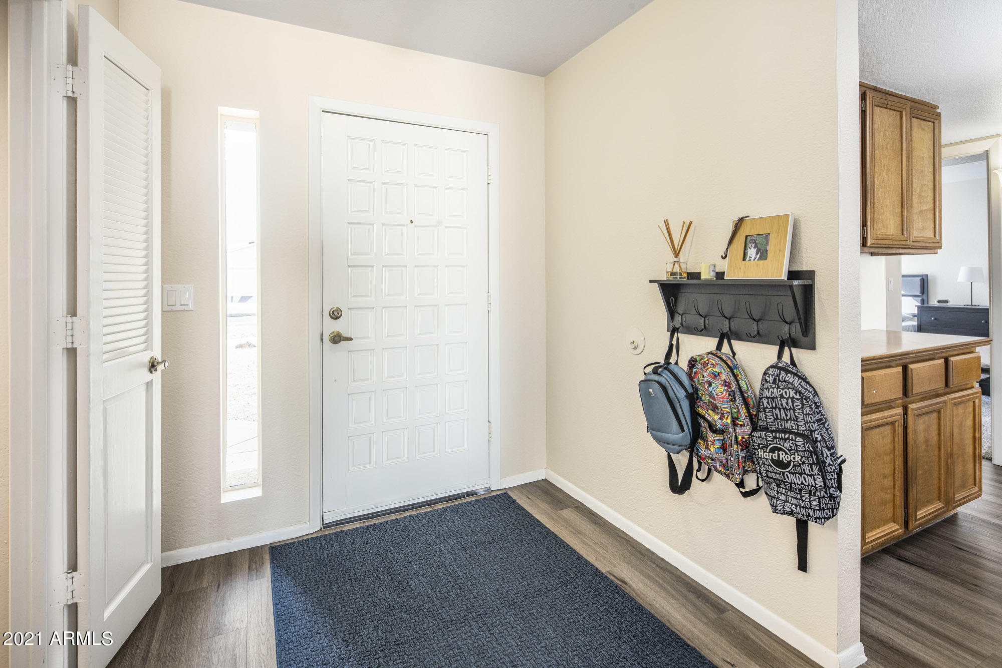 510 West Grandview Road Phoenix, AZ 85023 - Photo 17 of 23 Front Entry interior