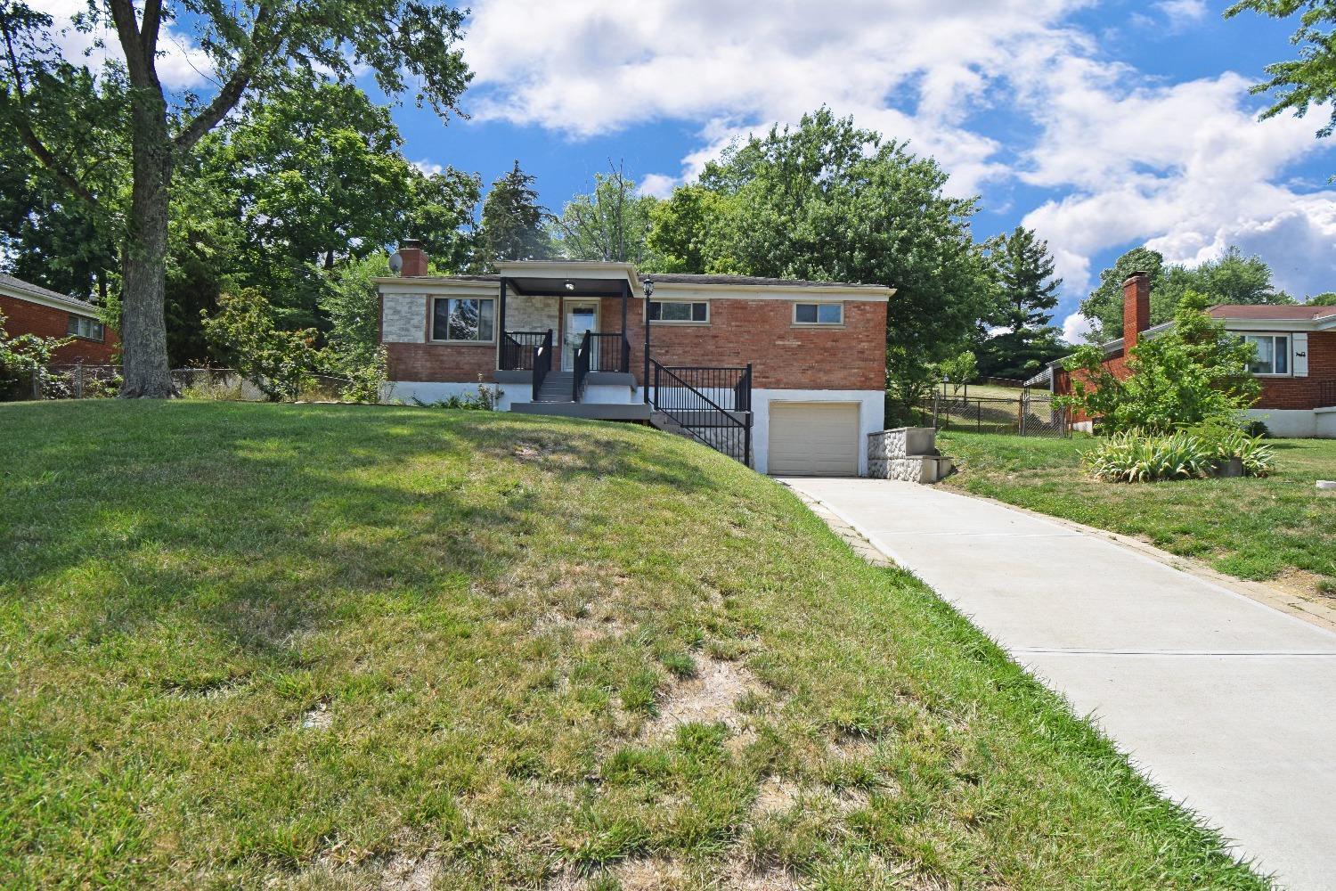 5211 Rybolt Road Cincinnati, OH 45248 - Photo 2 of 30