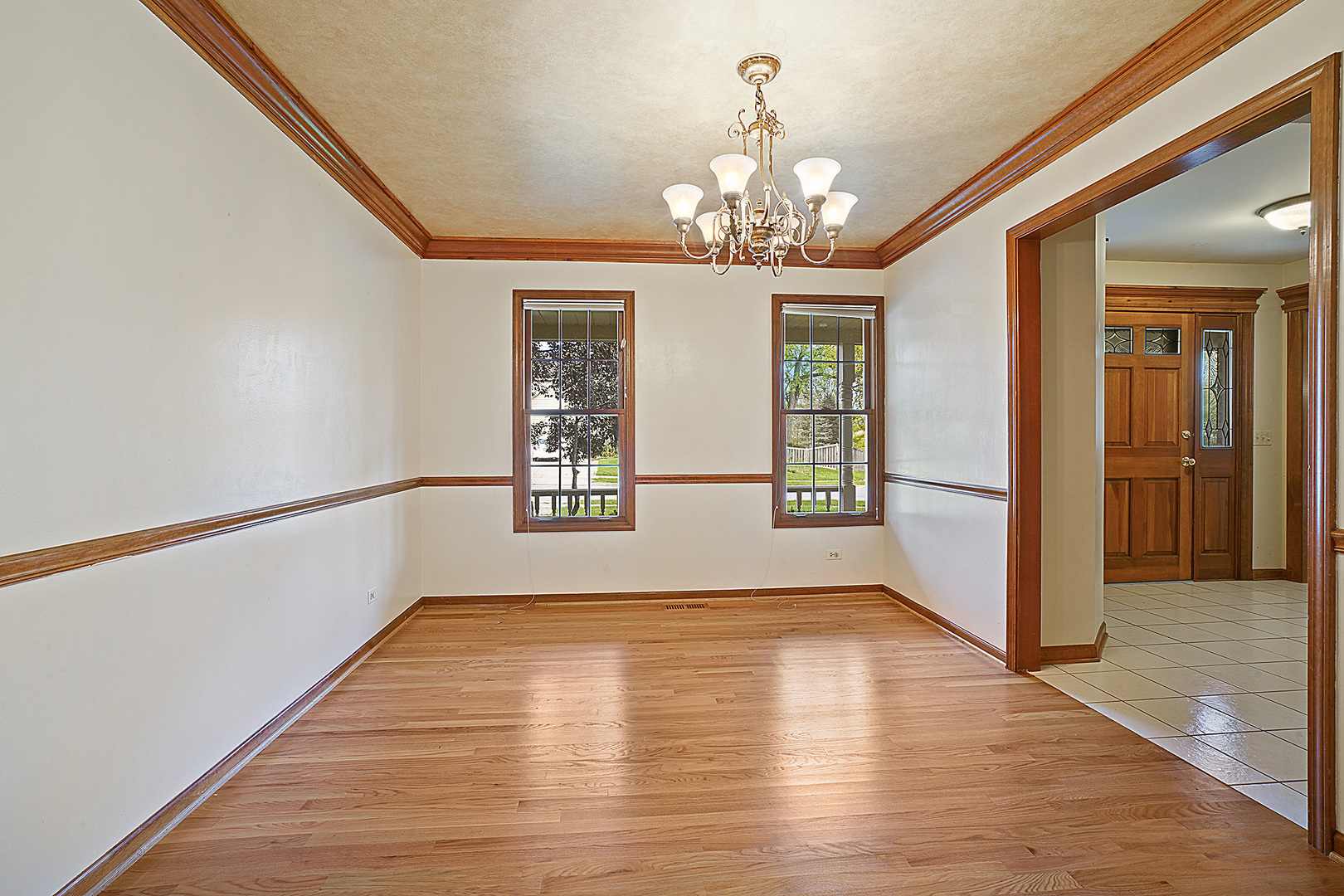27W233 Jewell Road Winfield, IL 60190 - Photo 12 of 47