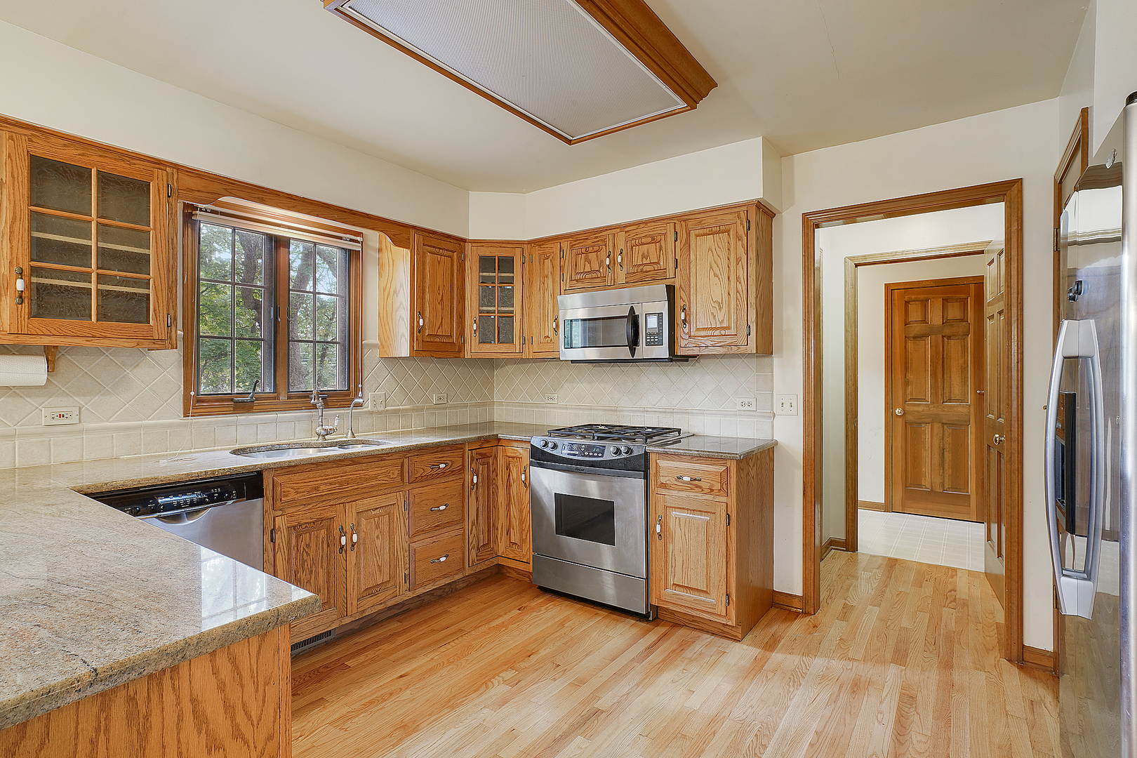 27W233 Jewell Road Winfield, IL 60190 - Photo 19 of 47