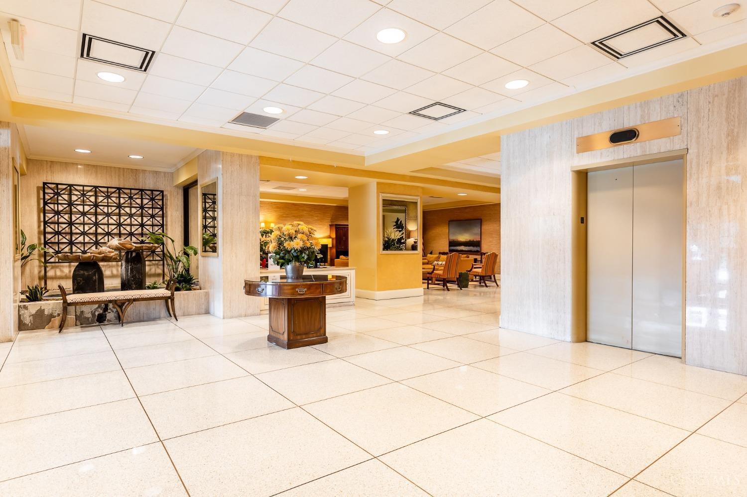 2444 Madison Road, Unit 1702 Cincinnati, OH 45208 - Photo 40 of 48