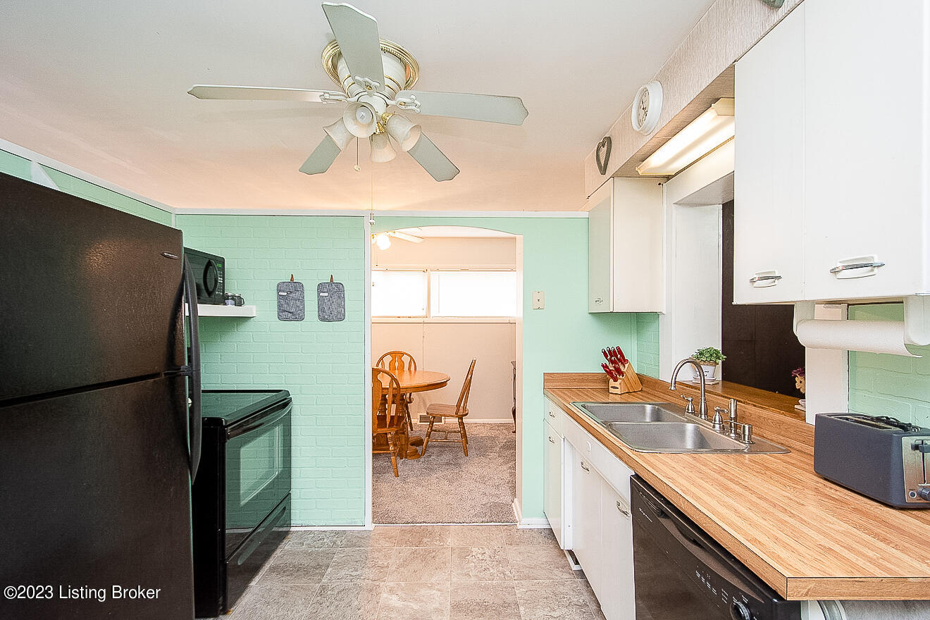 4807 Raven Road Louisville, KY 40213 - Photo 13 of 35 Kitchen