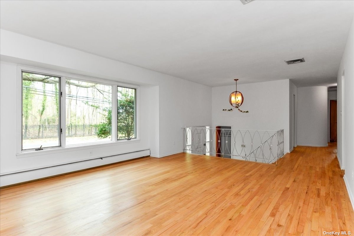 42 Old Tappan Road, Glen Cove, NY 11542 Compass