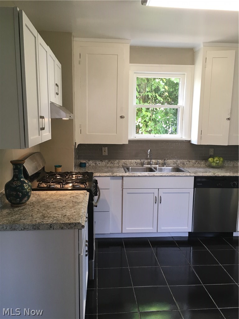 3569 Pennington Road Cleveland, OH 44120 - Photo 12 of 31 Gallery Image 12