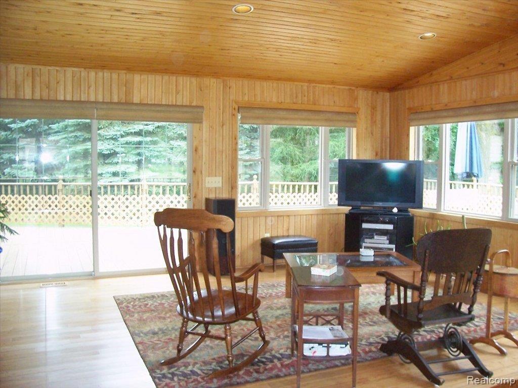 10571 Yale Road Yale, MI 48097 - Photo 8 of 14 Great Room