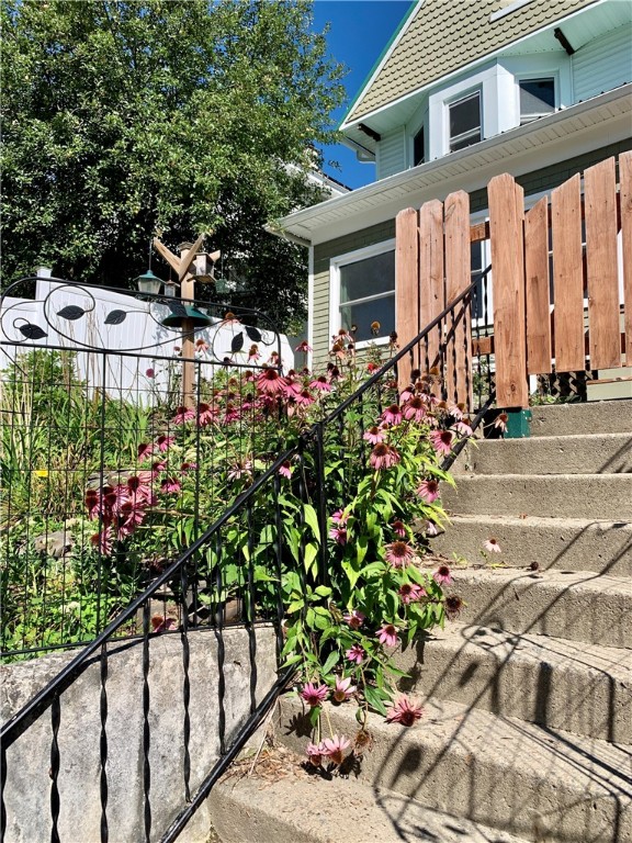 37 Spruce Street Oneonta, NY 13820 - Photo 4 of 50