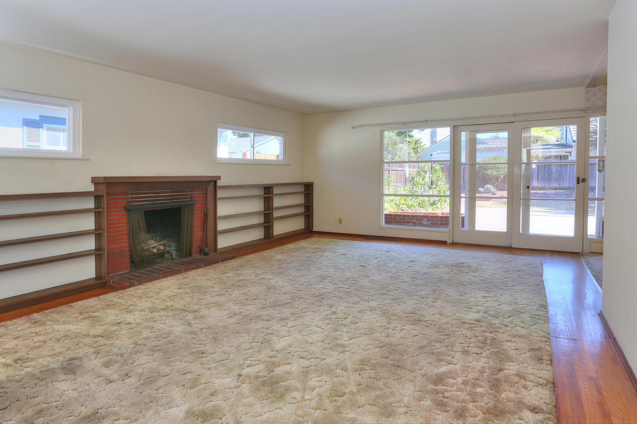 1222 Vallecito Road Carpinteria, CA 93013 - Photo 2 of 12 Living room.