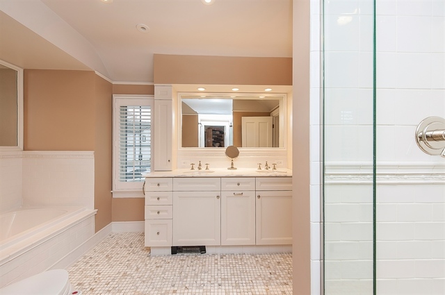 210 Franklin Road Glencoe, IL 60022 - Photo 17 of 20 a bathroom with a sink and a mirror