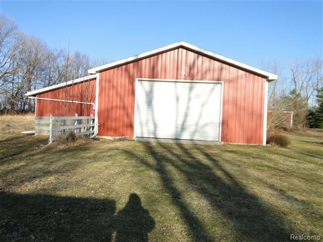 6830 Fish Lake Road North Branch, MI 48461 - Photo 36 of 46 Barn West Side.jpg