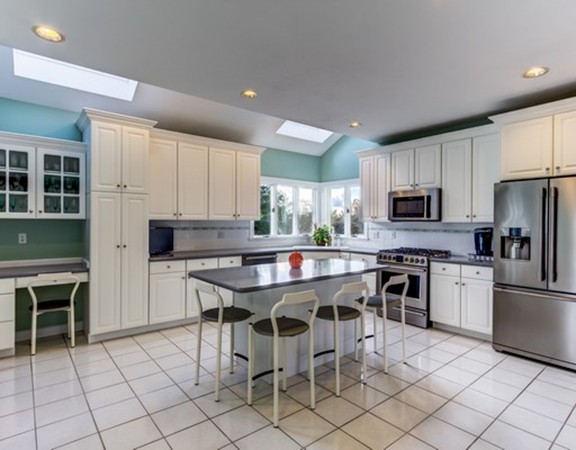 19 Jacob Amsden Road Westborough, MA 01581 - Photo 8 of 30 Gallery Image 8