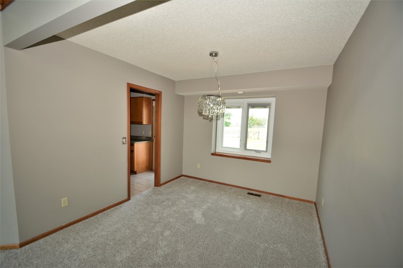 9016 Spring View Drive Fort Wayne, IN 46804 - Photo 10 of 23