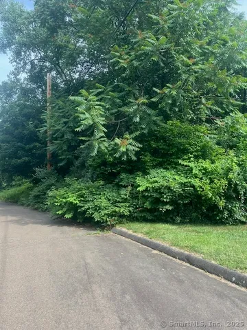 $399,000 | 539 Fairway Road, Orange, CT 06477