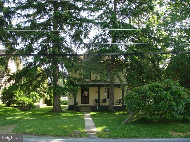 20 Exeter Road Reading, PA 19606 - Photo 2 of 24
