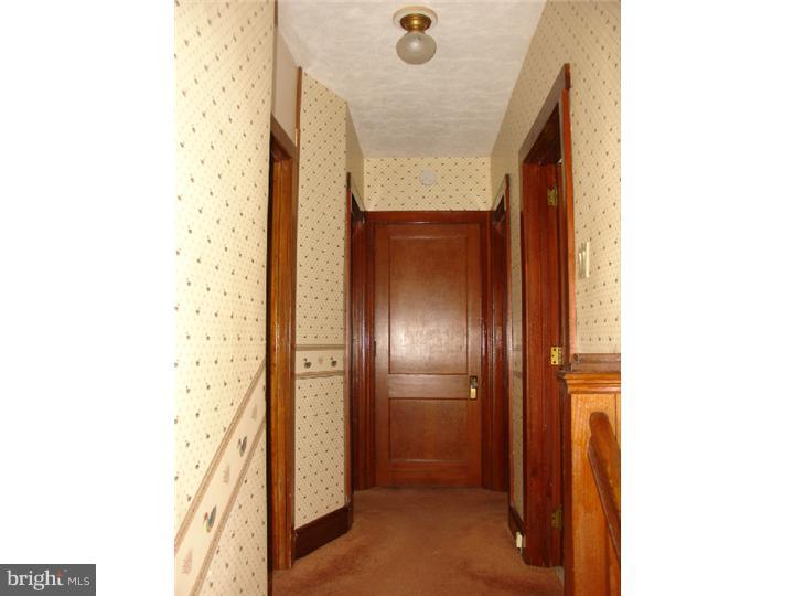 20 Exeter Road Reading, PA 19606 - Photo 21 of 24 Hallway