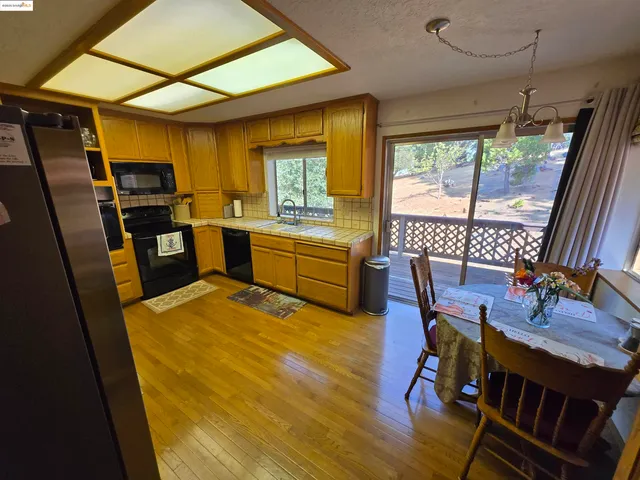 a view of a walk in closet