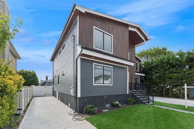 $2,495,872 | 141 Flamingo Street, Atlantic Beach, NY 11509