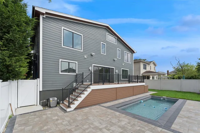 $2,495,872 | 141 Flamingo Street, Atlantic Beach, NY 11509