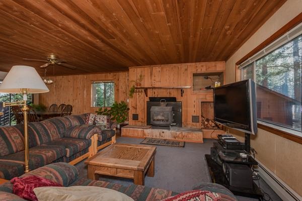 10754 Torrey Pine Road Truckee, CA 96161 - Photo 6 of 13 Gallery Image 6
