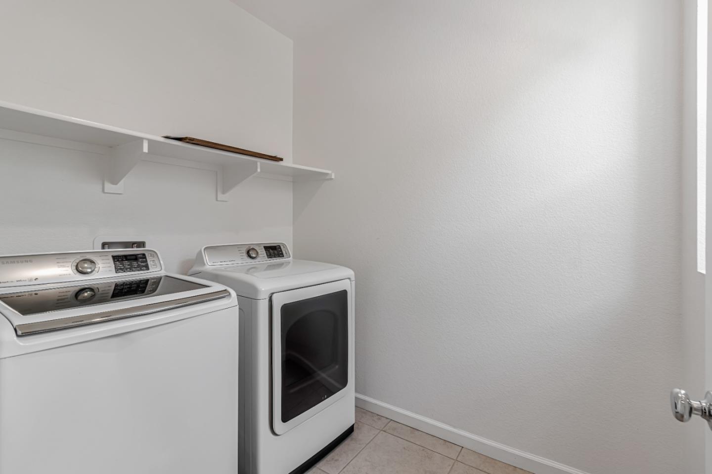 500 Lapin Place Hayward, CA 94541 - Photo 22 of 36 a utility room with dryer and washer