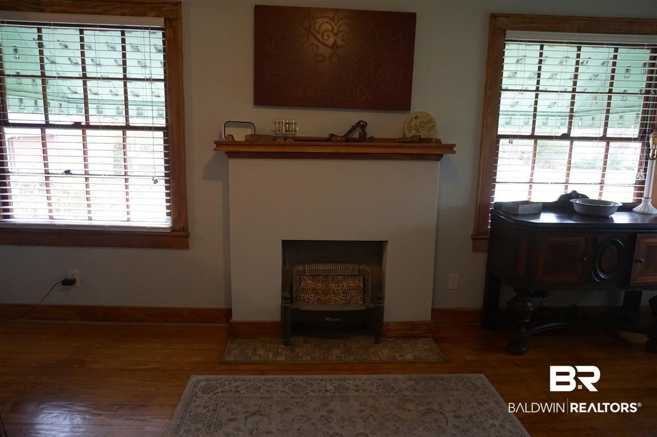307 Weinacker Avenue Mobile, AL 36604 - Photo 17 of 26 Den Fireplace