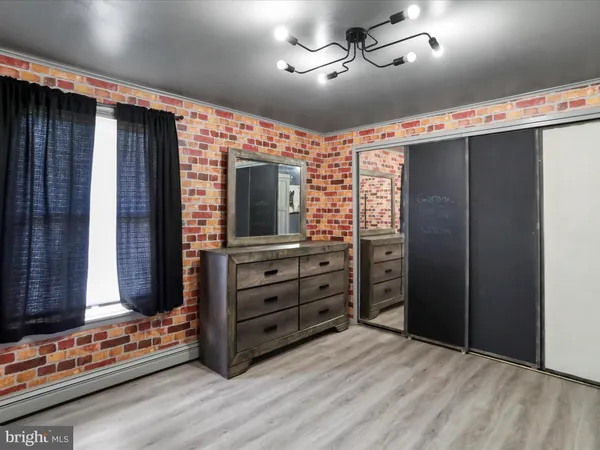 a view of a livingroom with furniture