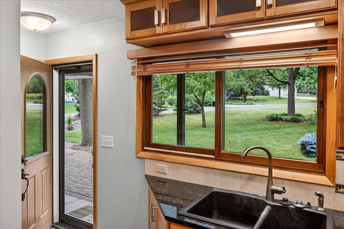 18420 Bates Street Dayton, MN 55327 - Photo 3 of 61