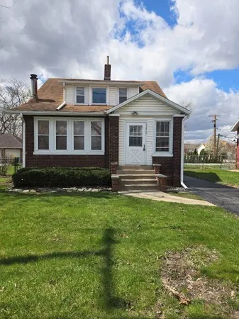 $3,000 | 15210 South State Street, South Holland, IL 60473