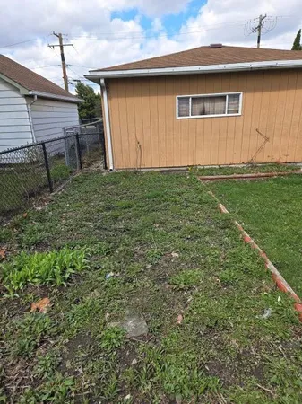 $3,000 | 15210 South State Street, South Holland, IL 60473