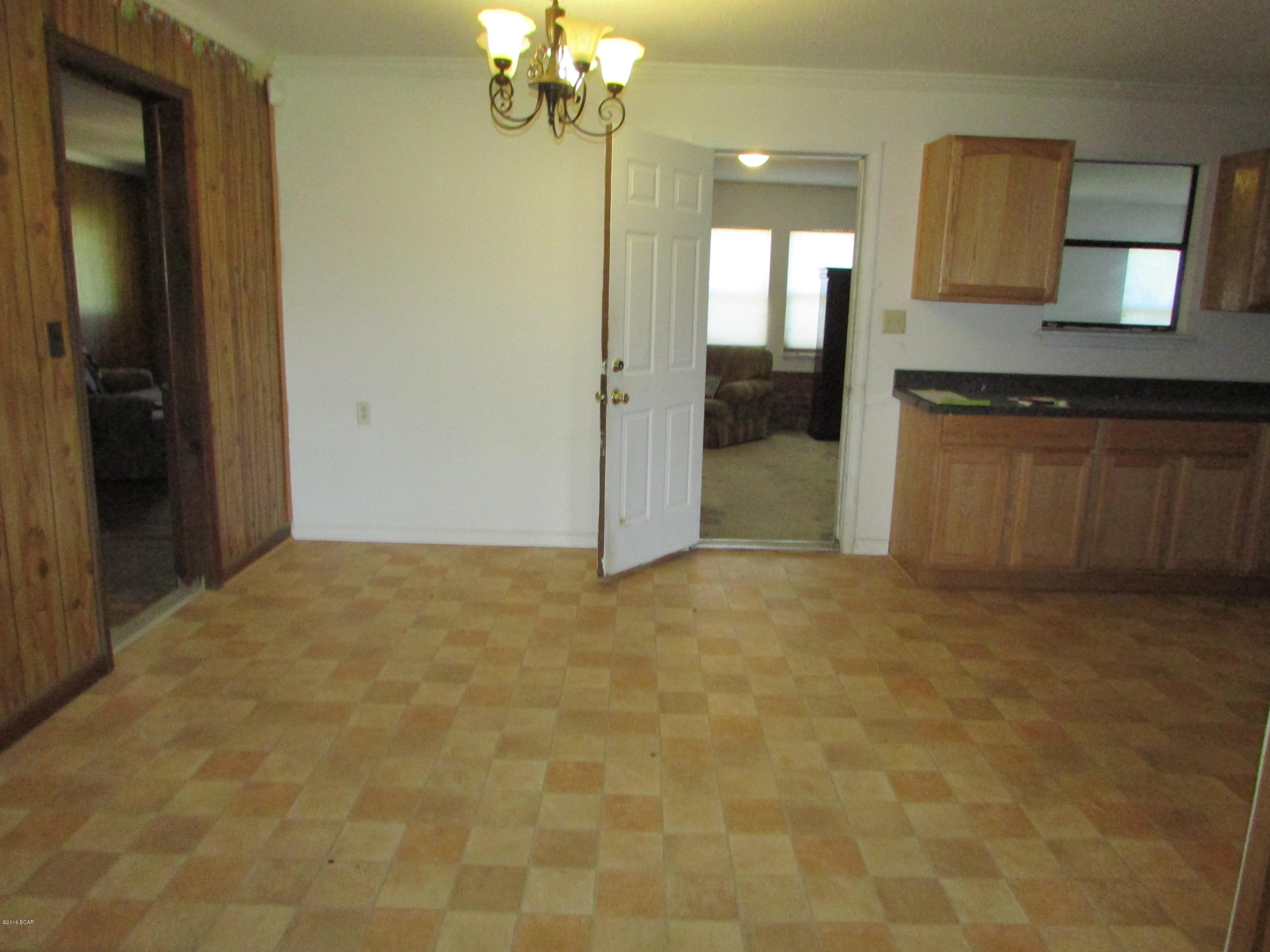 610 St Rose Road Grand Ridge, FL 32442 - Photo 5 of 18 Gallery Image 5